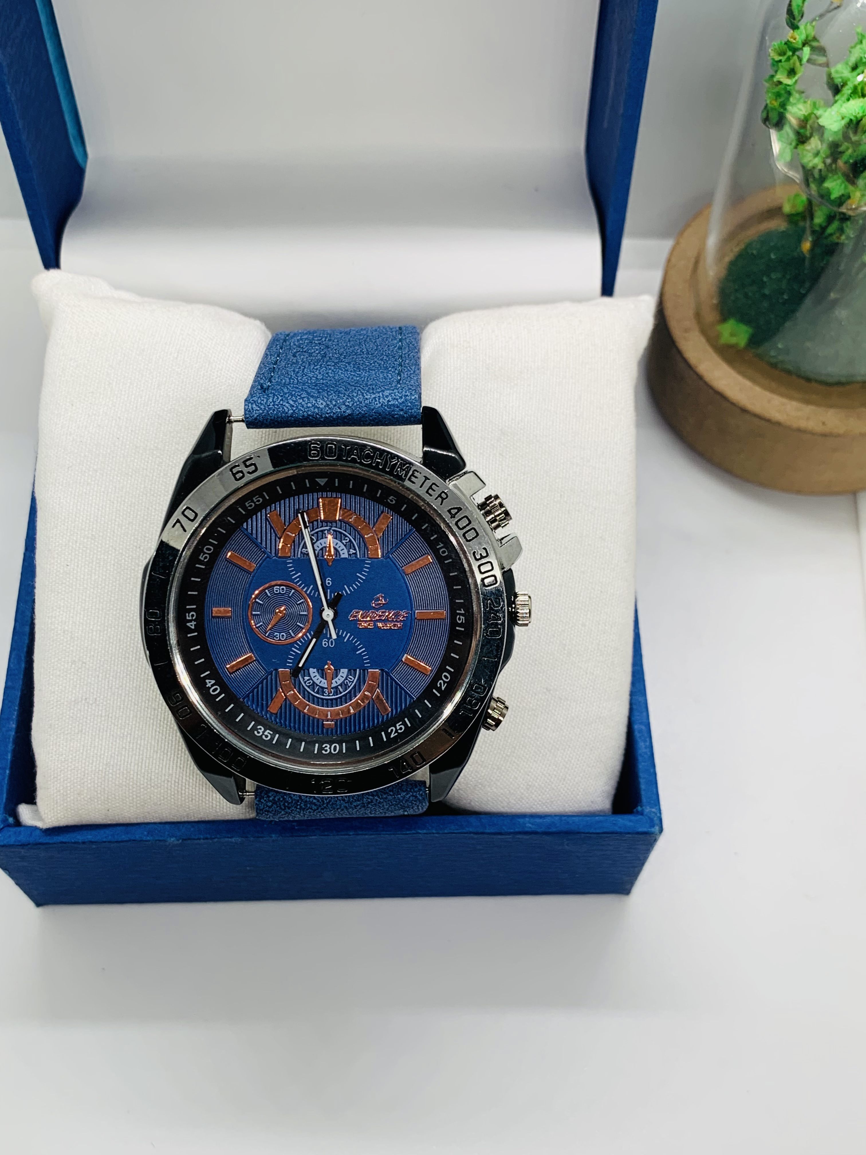 Round Men’s Watch